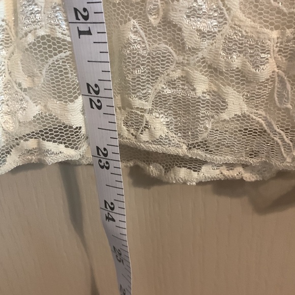 XS Victoria’s Secret lace vee neck, long sleeved blouse - Picture 4 of 5